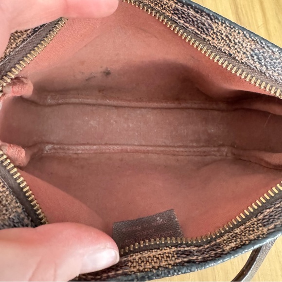 ✅AUTHENTIC✅LOUIS VUITTON TRUTH EBENE POUCH - Picture 10 of 14